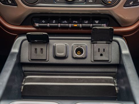 Used 2016 Chevrolet Silverado 3500 High Country w/ Duramax Plus Package image 40