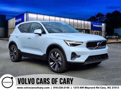 New 2025 Volvo XC40 B5 Ultra w/ Climate Package