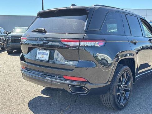 Used 2024 Jeep Grand Cherokee Limited 4xe AWD/4WD image 11