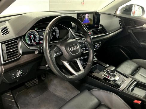 Used 2022 Audi Q5 e Premium w/ Convenience Package image 16