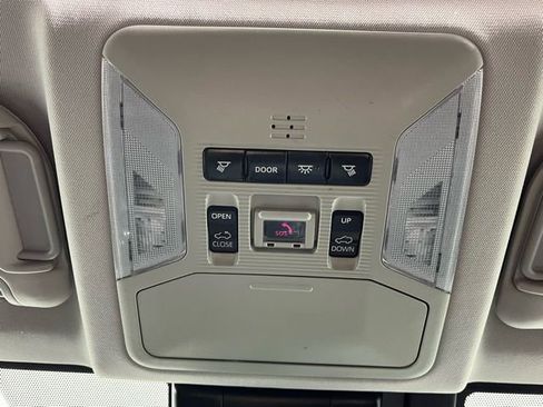 Used 2020 Toyota RAV4 XLE Premium image 20