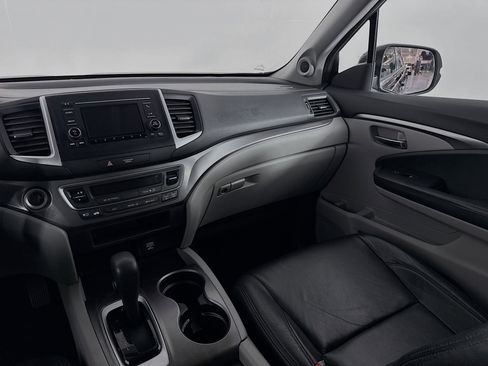 Certified 2017 Honda Pilot LX image 21