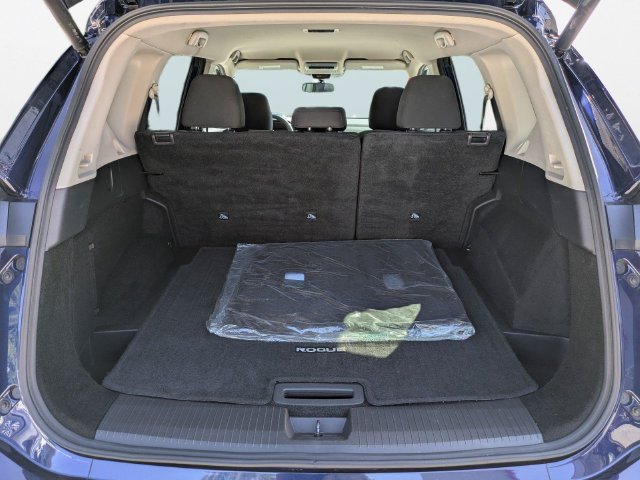 Used 2025 Nissan Rogue SV FWD image 13