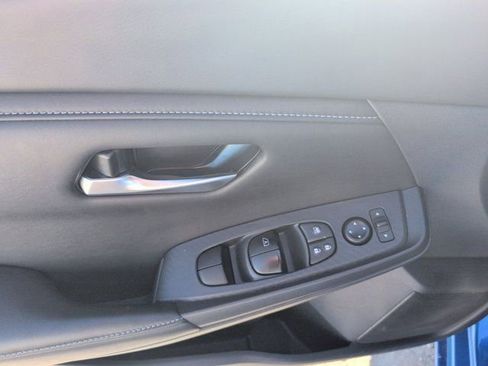 Used 2025 Nissan Sentra SV FWD image 13
