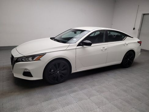 Used 2022 Nissan Altima 2.5 SR FWD image 2