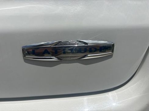 Used 2024 Jeep Compass Latitude AWD/4WD image 12