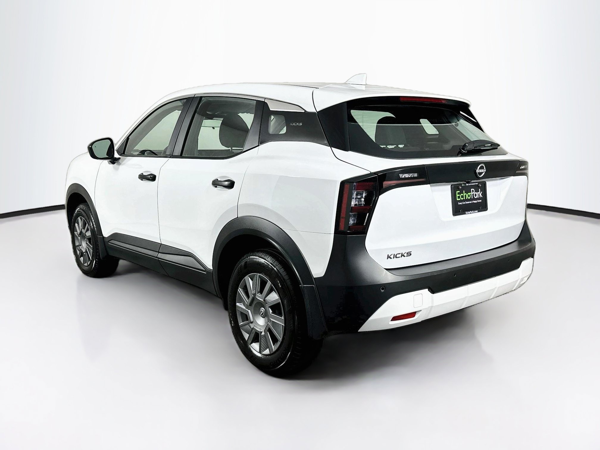 Used 2025 Nissan Kicks S FWD image 5