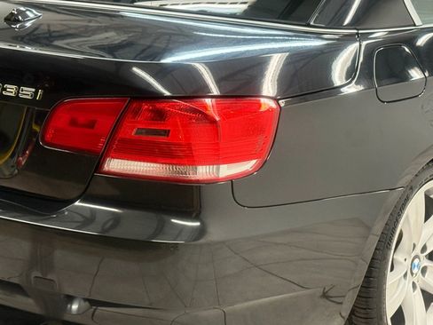 Used 2010 BMW 335i Convertible image 10