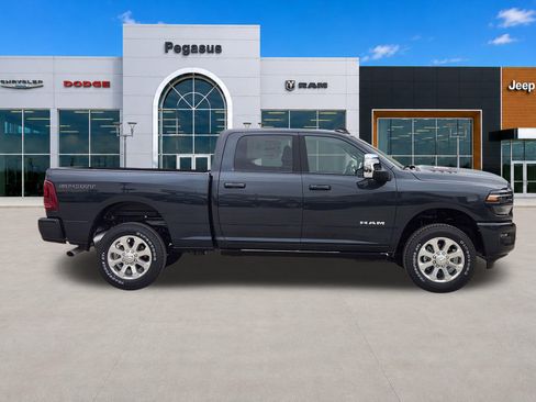 New 2026 RAM 2500 Laramie AWD/4WD image 7