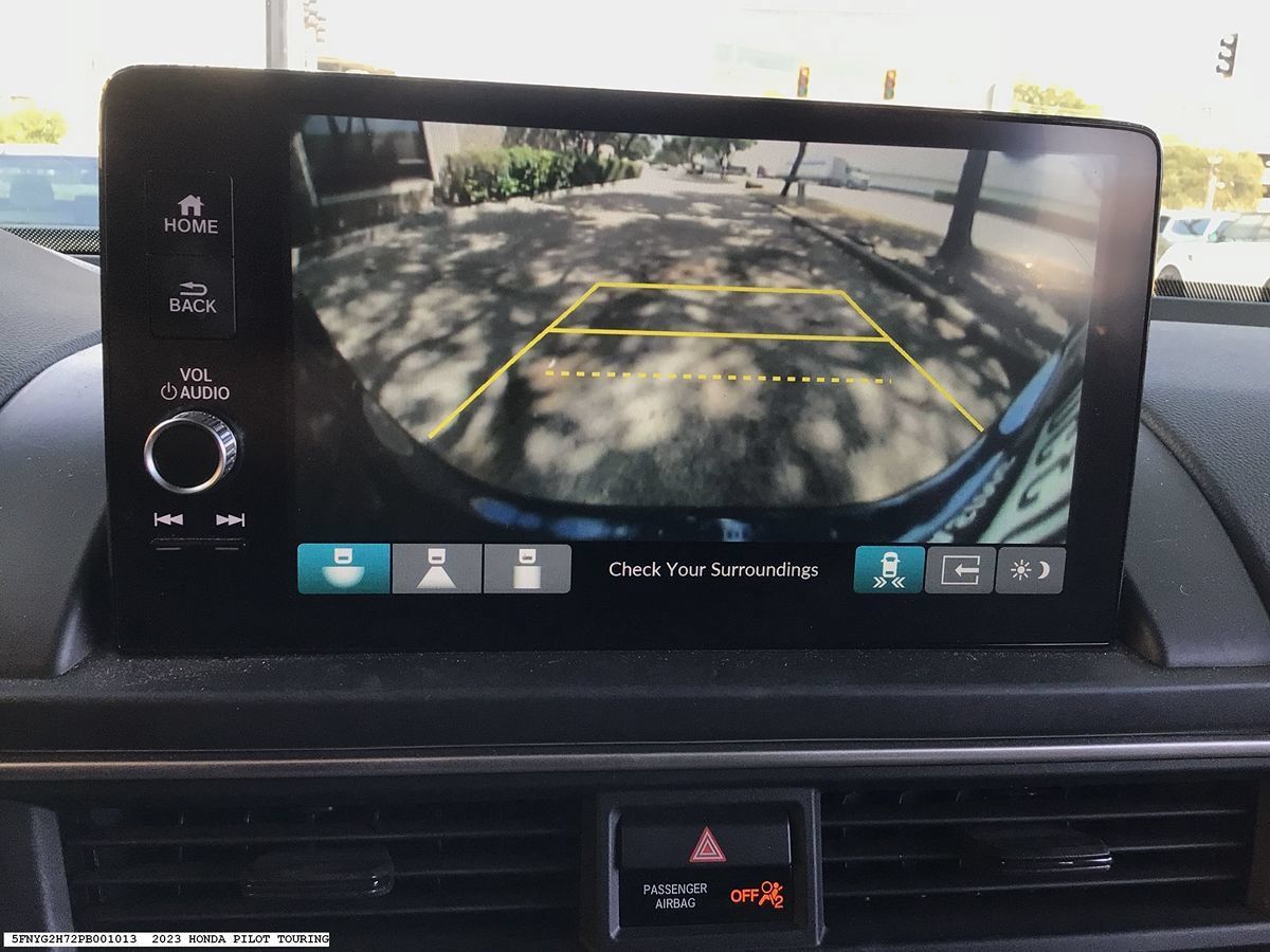 Used 2023 Honda Pilot Touring image 18