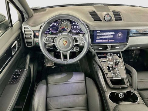 Certified 2023 Porsche Cayenne AWD/4WD image 24