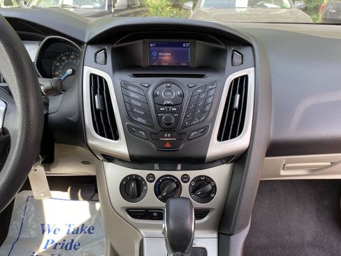 Used 2014 Ford Focus SE FWD image 15
