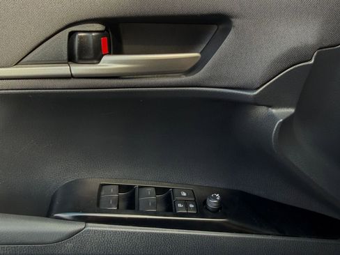 Used 2025 Toyota Camry LE image 18