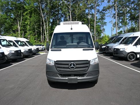 Used 2024 Mercedes-Benz Sprinter 2500 image 27