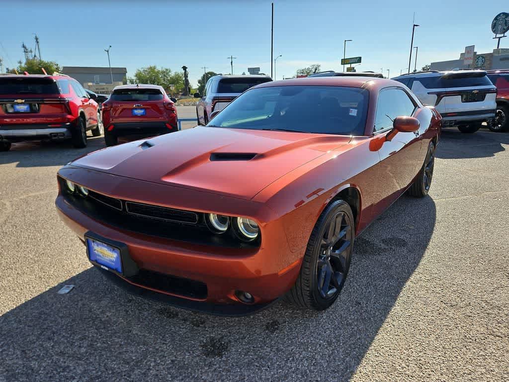 Used 2020 Dodge Challenger SXT w/ Blacktop Package RWD image 4