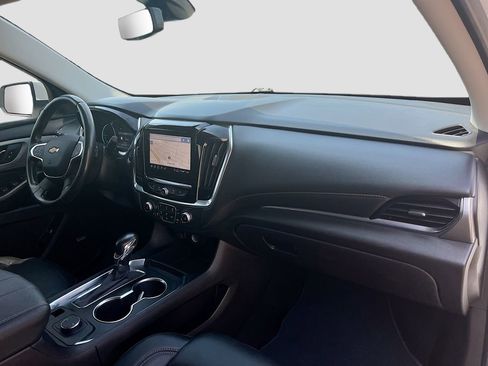 Used 2021 Chevrolet Traverse LT w/ LT Premium Package image 31