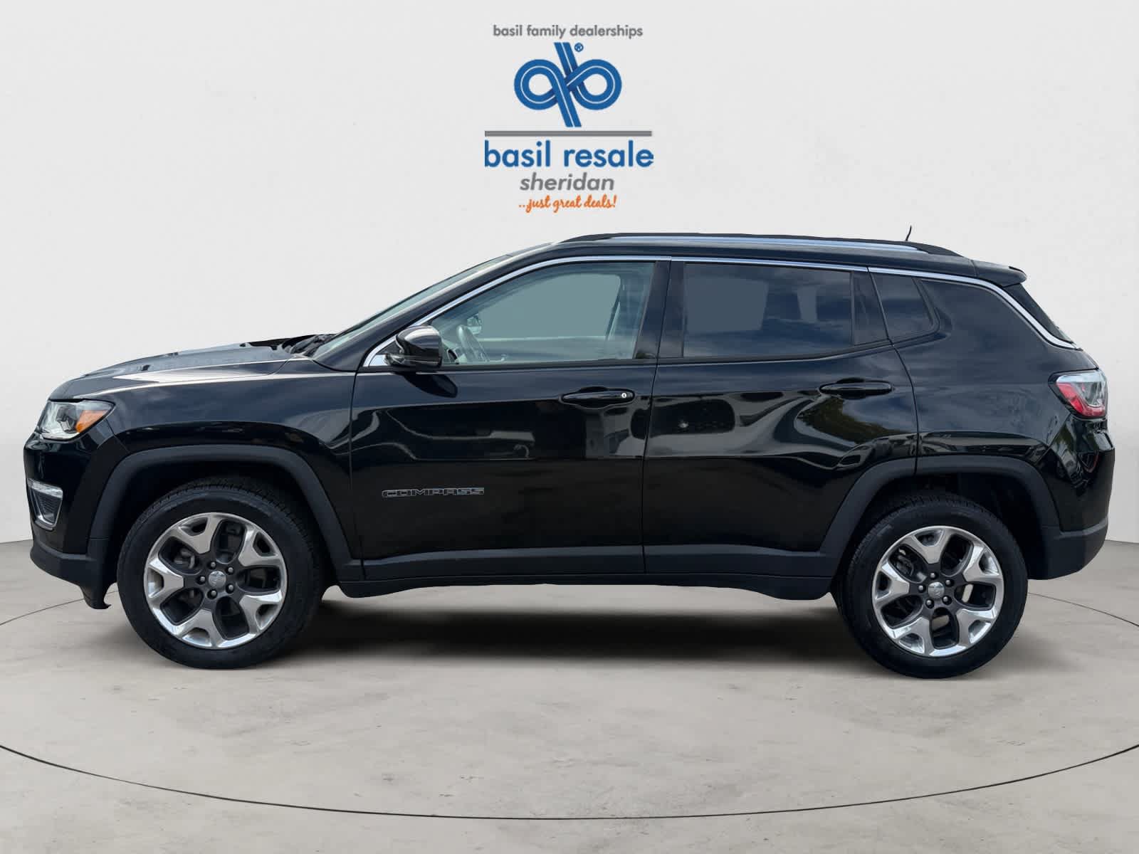 Used 2018 Jeep Compass Limited w/ Navigation Group AWD/4WD image 3