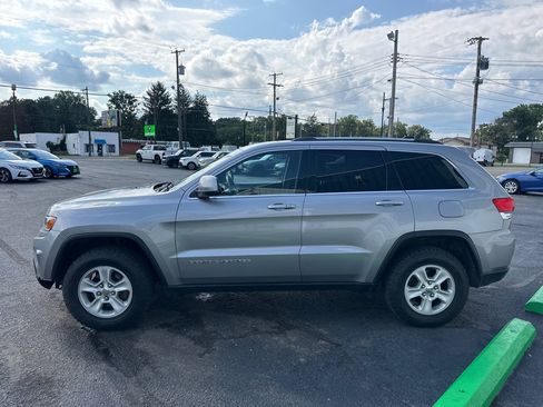 Used 2015 Jeep Grand Cherokee Laredo w/ Quick Order Package 23E AWD/4WD image 4