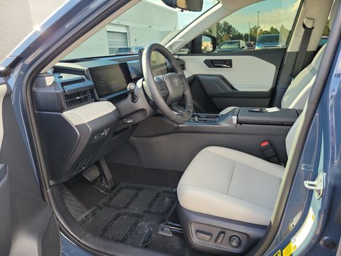 Used 2026 Toyota RAV4 Limited AWD/4WD image 15