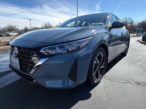 Used 2025 Nissan Sentra SV w/ All-Weather Package image 9