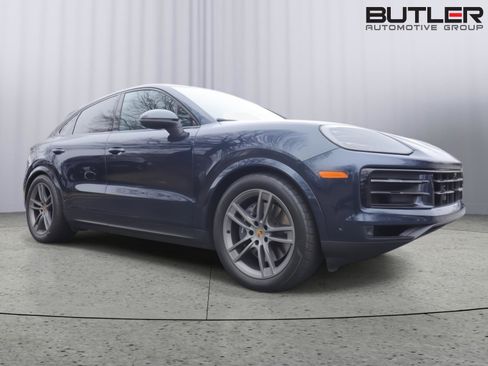 Used 2024 Porsche Cayenne Coupe image 9