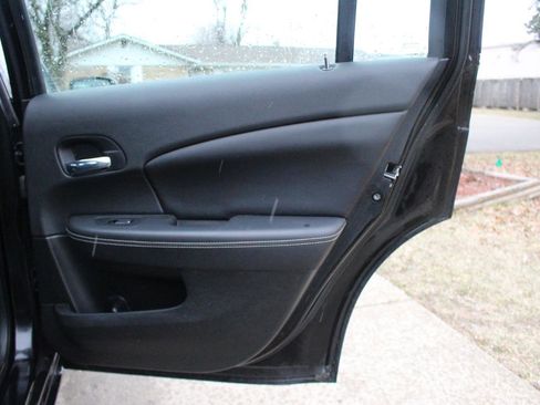 Used 2013 Chrysler 200 Limited image 29