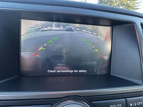 Used 2015 Nissan Armada Platinum image 18