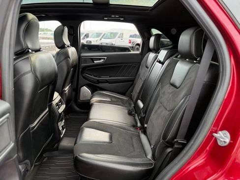Used 2019 Ford Edge ST w/ Equipment Group 401A AWD/4WD image 17