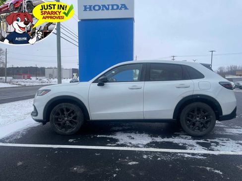 Used 2023 Honda HR-V Sport image 1