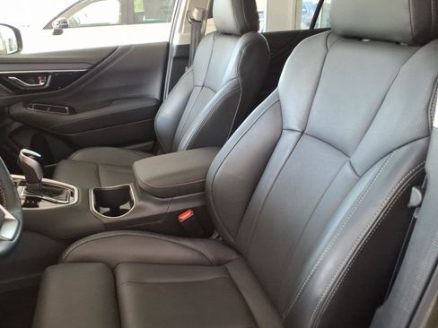 Used 2025 Subaru Outback Limited AWD/4WD image 10
