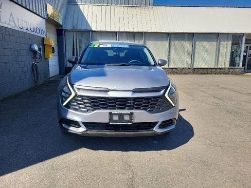 Used 2023 Kia Sportage LX image 4