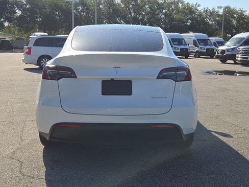 Used 2024 Tesla Model Y Long Range AWD/4WD image 7