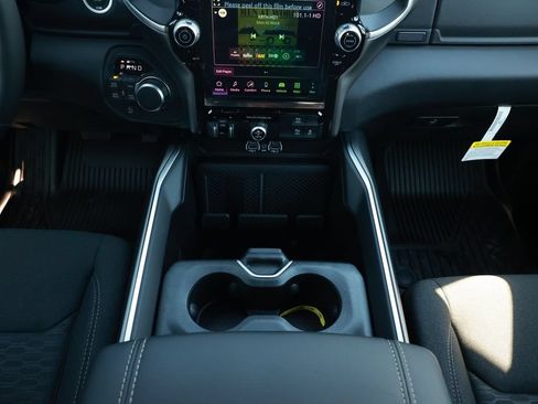 New 2026 RAM 1500 4x4 Crew Cab image 27