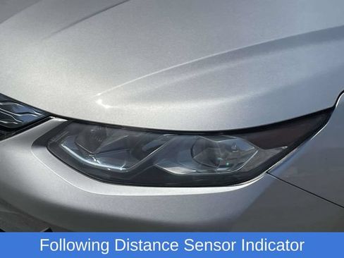 Used 2017 Chevrolet Volt Premier w/ Driver Confidence II Package FWD image 10