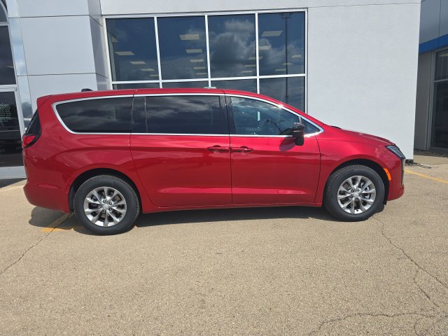 New 2027 Chrysler Pacifica Select AWD/4WD image 4