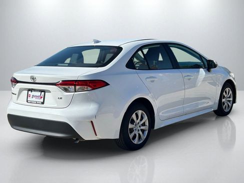 Used 2025 Toyota Corolla LE image 5