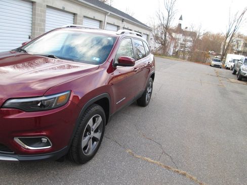 Used 2019 Jeep Cherokee Limited image 7