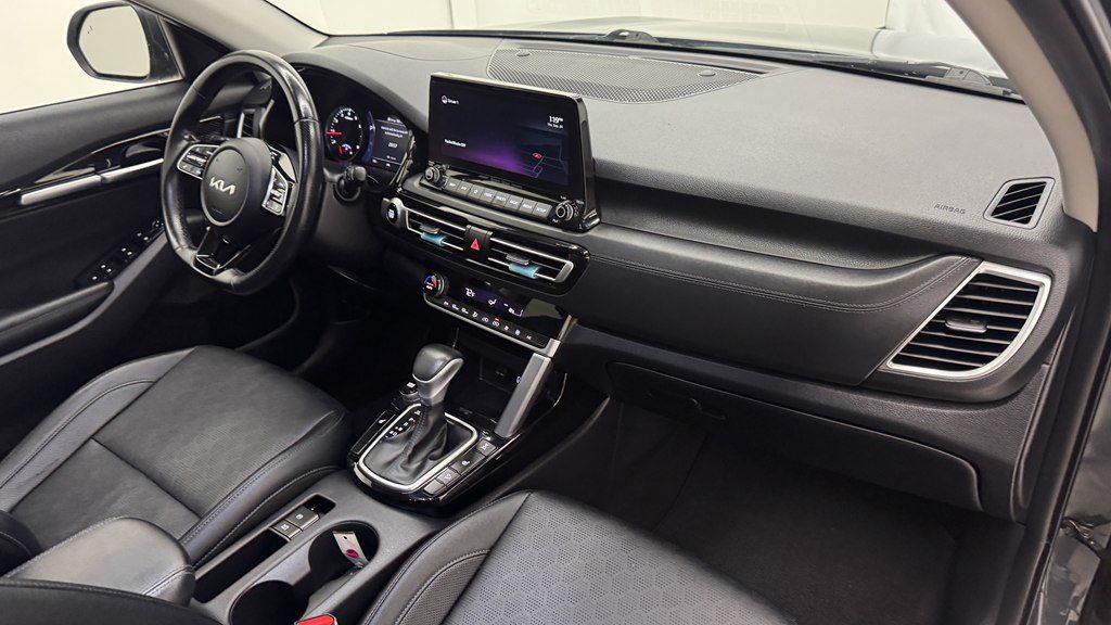 Used 2022 Kia Seltos SX w/ Sunroof Package AWD/4WD image 28
