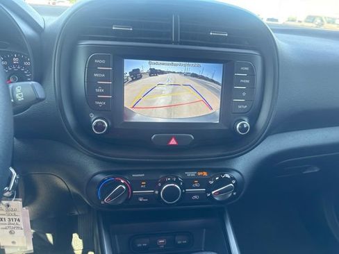 Used 2020 Kia Soul LX FWD image 6