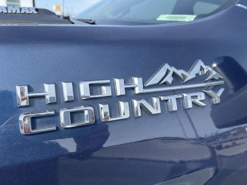 Used 2022 Chevrolet Silverado 2500 High Country image 33