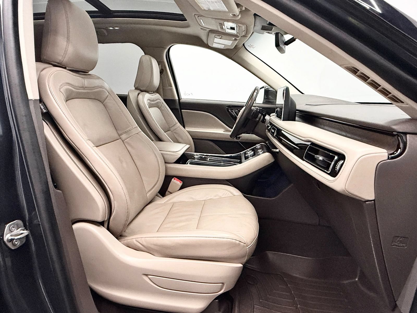 Used 2021 Lincoln Aviator Reserve w/ Equipment Group 201A AWD/4WD image 25