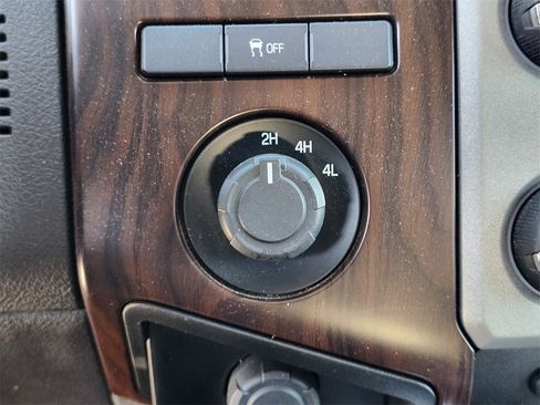 Used 2016 Ford F250 Lariat w/ Lariat Interior Package image 24