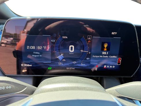 Used 2024 Chevrolet Equinox EV LT FWD image 11