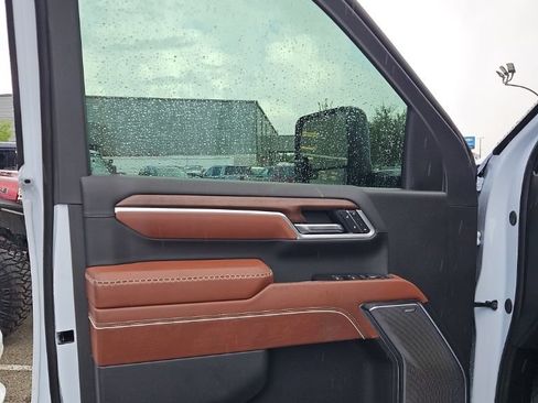 Used 2026 GMC Sierra 3500 Denali Ultimate AWD/4WD image 9