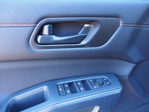 New 2025 Nissan Pathfinder Rock Creek image 19