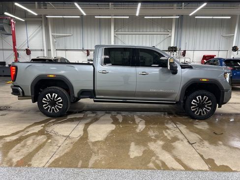 Used 2024 GMC Sierra 2500 Denali Ultimate w/ Max Trailering Package image 4