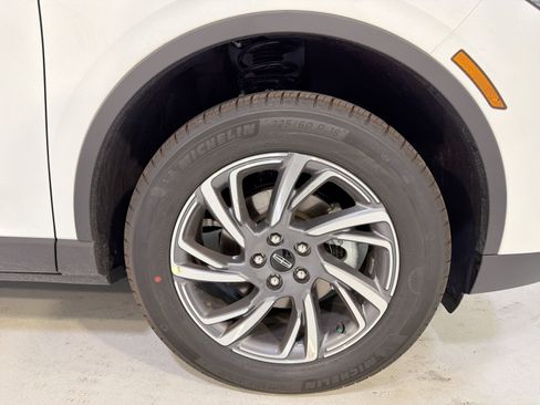 New 2026 Lincoln Corsair Premiere image 29