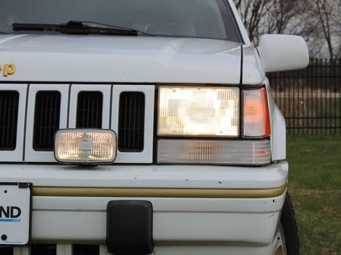 Used 1993 Jeep Grand Cherokee Limited image 10