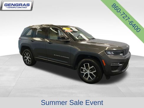 Certified 2025 Jeep Grand Cherokee Limited w/ Luxury Tech Group II AWD/4WD image 9