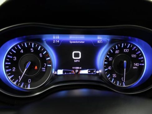 Used 2016 Chrysler 300 Limited RWD image 17